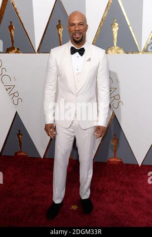 Common arrivant aux 88e Academy Awards au Dolby Theatre à Hollywood, Los Angeles, CA, USA, le 28 février 2016. Banque D'Images