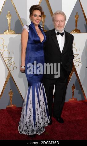 Giannina Facio et Ridley Scott arrivent aux 88e Academy Awards qui se tiennent au Dolby Theatre à Hollywood, Los Angeles, CA, États-Unis, le 28 février 2016. Banque D'Images