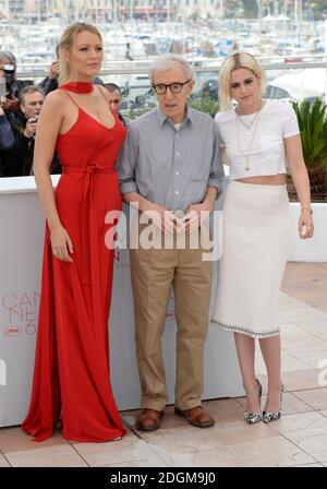 Blake Lively, Woody Allen et Kristen Stewart assistent à la photo de la Cafe Society qui s'est tenue au Palais de Festival. Partie du 69e Festival de Cannes en France. (Crédit obligatoire : Doug Peters/EMPICS Entertainment) Banque D'Images