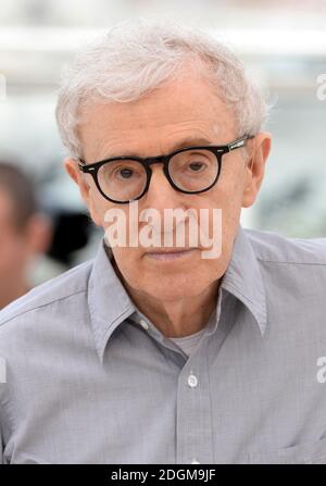 Woody Allen assistant à la photo de la Cafe Society qui s'est tenue au Palais de Festival. Partie du 69e Festival de Cannes en France. (Crédit obligatoire : Doug Peters/EMPICS Entertainment) Banque D'Images