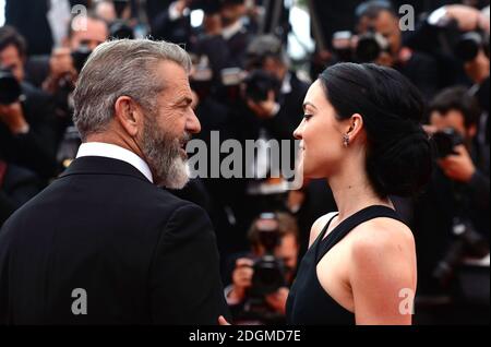 Mel Gibson et sa petite amie Rosalind Ross assistent à la cérémonie de clôture du Festival de Cannes et aux Palme d'Or Awards, qui se tiennent au Palais de Festival. Partie du 69e Festival de Cannes en France. Banque D'Images