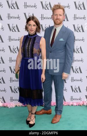 Tom Goodman-Hill et Jessica Raine participant à la V and A Summer Party au John Madejski Garden of the Victoria & Albert Museum, Londres. Banque D'Images