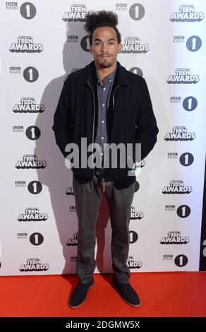 Dev arrivant à la BBC radio 1 Teen Awards, qui s'est tenu à la SSE Wembley Arena, Londres. Date de la photo: Dimanche 23 octobre 2016. Crédit photo devrait: Doug PetersEMPICS Entertainment Banque D'Images