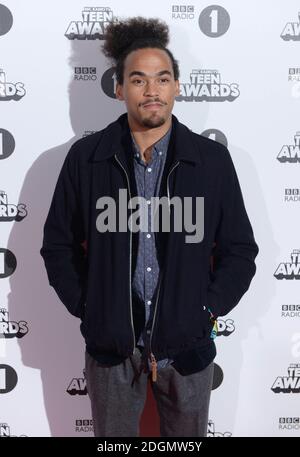 Dev arrivant à la BBC radio 1 Teen Awards, qui s'est tenu à la SSE Wembley Arena, Londres. Date de la photo: Dimanche 23 octobre 2016. Crédit photo devrait: Doug PetersEMPICS Entertainment Banque D'Images