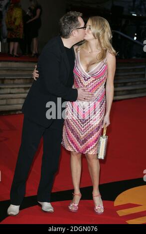 Vic Reeves et Nancy Sorrell arrivent aux Brit Awards 2006, Earls court, Londres. © Doug Peters/allactiondigital.com Banque D'Images