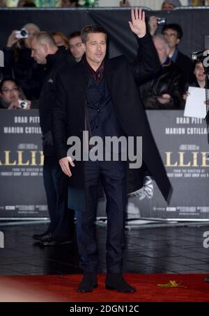 Brad Pitt assiste à la première britannique d'Allied, qui s'est tenue au cinéma Odeon de Leicester Square, Londres. Banque D'Images