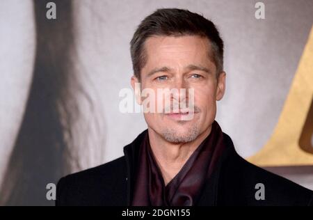 Brad Pitt assiste à la première britannique d'Allied, qui s'est tenue au cinéma Odeon de Leicester Square, Londres. Banque D'Images