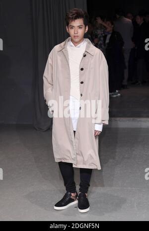 Kris Wu assiste au Burberry London Fashion week Show à Makers House, Manette Street, Londres. Le crédit photo devrait se lire comme suit : Doug Peters/ EMPICS Entertainment Banque D'Images