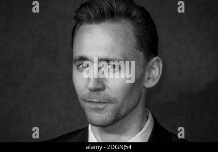 Note aux éditeurs, recadrage alternatif, image convertie en noir et blanc. Tom Hiddleston présent à la première européenne de Kong: Skull Island, tenue à Cineworld Empire Leicester Square, Londres. Date de la photo mardi 28 février 2017. Le crédit photo doit être lu par Doug Peters/EMPICS Entertainment. Banque D'Images