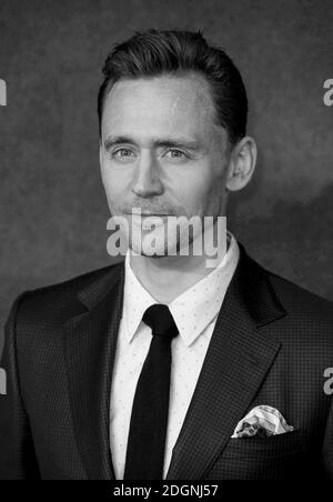 Note aux éditeurs, recadrage alternatif, image convertie en noir et blanc. Tom Hiddleston présent à la première européenne de Kong: Skull Island, tenue à Cineworld Empire Leicester Square, Londres. Date de la photo mardi 28 février 2017. Le crédit photo doit être lu par Doug Peters/EMPICS Entertainment. Banque D'Images