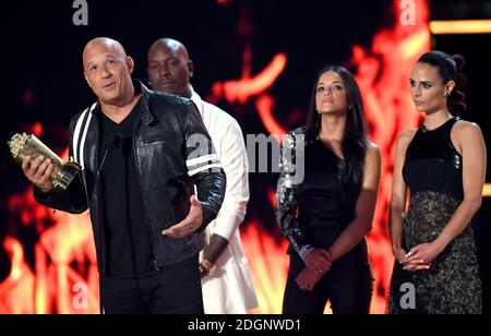 Les acteurs vin Diesel, Tirese Gibson, Michelle Rodriguez et Jordana Brewster acceptent le prix MTV Generation Award pour la franchise « The Fast and the Furious » lors des MTV Movie and TV Awards 2017, The Shrine Auditorium, Los Angeles. Le crédit photo devrait se lire comme suit : Doug Peters/EMPICS Entertainment. Banque D'Images