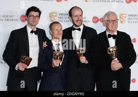 George Ormond, Marc Munden, Jack Thorne et John Chapman, lauréats du prix Mini Series pour « National Treasure », dans la zone de photos des lauréats des Virgin British Academy Television Awards (BAFTA), qui se tiennent au Royal Festival Hall, Southbank, Londres. Le crédit photo devrait se lire comme suit : Doug Peters/ EMPICS Entertainment Banque D'Images