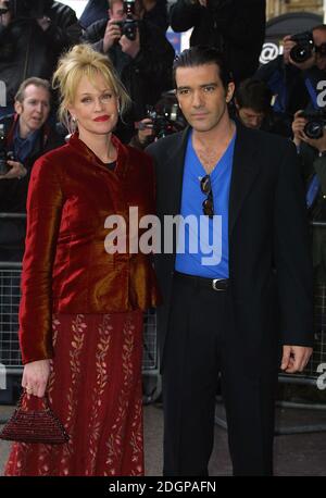 Melanie Griffith et Antonio Banderas à la première de Spy Kids à leicester Square, Londres. Banque D'Images