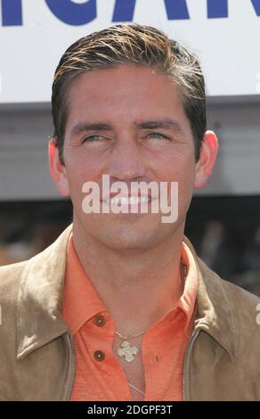 Jim Caviezel, star de la passion du Christ, ouvre le Pavillon américain au Festival de Cannes 2004, France. Doug Peters/allocationdigital Banque D'Images