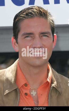 Jim Caviezel, star de la passion du Christ, ouvre le Pavillon américain au Festival de Cannes 2004, France. Doug Peters/allocationdigital Banque D'Images