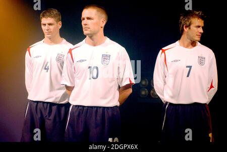 Steven Gerrard, Michael Owen et David Beckham lors du lancement du nouveau kit de football d'Engalnd, The Lowry Hotel, Manchester. Doug Peters/allactiondigital.com Banque D'Images