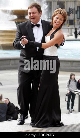 Natasha Kaplinsky et Eamonn Holmes don quarante vêtements de soirée pour annoncer la ligne et les détails du billet pour Ã”A Party to Remember Ã Live de Trafalgar Square Ã VE jour 60th. Doug Peters/allactiondigital.com Banque D'Images