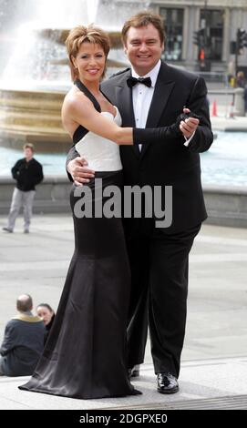 Natasha Kaplinsky et Eamonn Holmes don quarante vêtements de soirée pour annoncer la ligne et les détails du billet pour Ã”A Party to Remember Ã Live de Trafalgar Square Ã VE jour 60th. Doug Peters/allactiondigital.com Banque D'Images