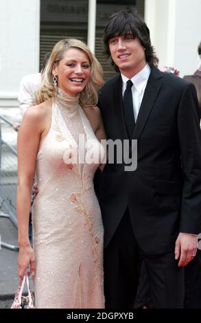 Tess Daly et Vernon Kay arrivent aux BAFTA Television Awards 2005, The Theatre Royal, Drury Lane, Londres. Doug Peters/allactiondigital.com Banque D'Images