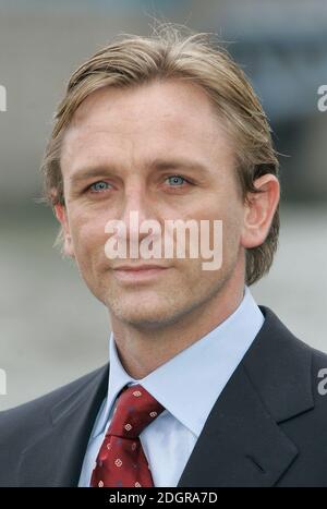 L'annonce de l'acteur Daniel Craig pour jouer James Bond dans le 21 film de 007 Casino Royale, Président de HMS, Londres. Doug Peters/allactiondigital.com Banque D'Images