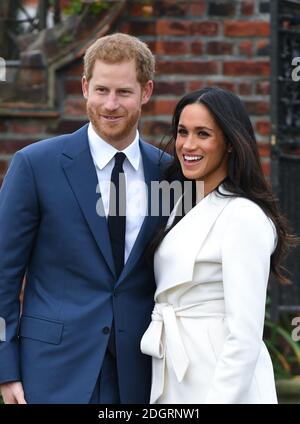 Le Prince Harry et Meghan Markle à un photocall pour annoncer leur engagement au Palais de Kensington, Londres. Le crédit photo devrait se lire comme suit : Doug Peters/EMPICS Entertainment Banque D'Images