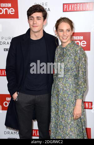 Jonah Hauer-King (à gauche) et Maya Hawke arrivent au petit dépistage des femmes tenu à Londres. Le crédit photo devrait se lire comme suit : Doug Peters/EMPICS Entertainment Banque D'Images