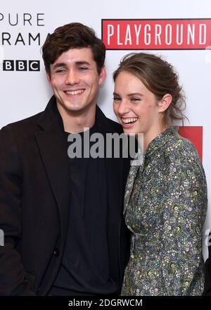 Jonah Hauer-King (à gauche) et Maya Hawke arrivent au petit dépistage des femmes tenu à Londres. Le crédit photo devrait se lire comme suit : Doug Peters/EMPICS Entertainment Banque D'Images