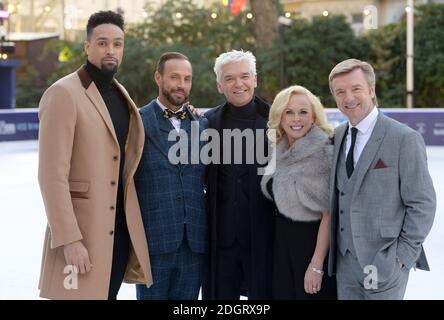 (De gauche à droite) Ashley Banjo, Jason Gardiner, Phillip Schofield, Jayne Torvill et Christopher Dean assistent au Dancing on Ice Photocall qui a eu lieu au Natural History Museum de Londres. Le crédit photo devrait se lire comme suit : Doug Peters/EMPICS Entertainment Banque D'Images