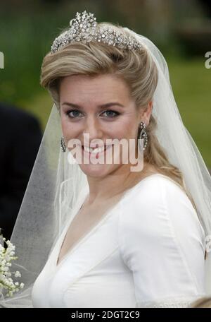 Laura Parker Bowles arrive à l'église Saint-Cyriac. Banque D'Images