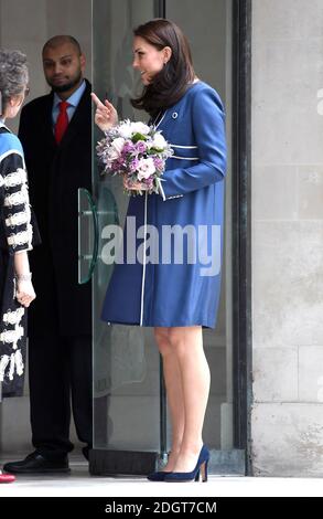 La duchesse de Cambridge part après une visite au Collège Royal des obstétriciens et gynécologues, Regents Park, Londres. Le crédit photo devrait se lire comme suit : Doug Peters/EMPICS Entertainment Banque D'Images