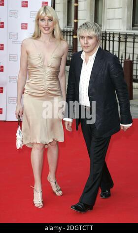 Meredith Ostrum et Nick Rhodes arrivent. Banque D'Images