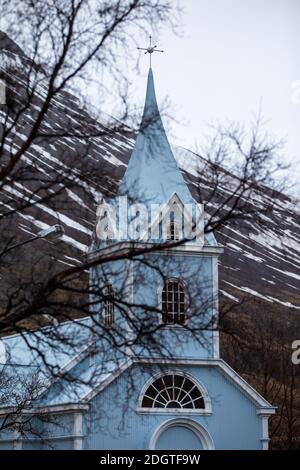 Église bleue de Seydisfjardarkirkja à Seydisfjordur en Islande Banque D'Images