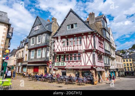 Morlaix, France - 28 août 2019 : maisons traditionnelles à colombages dans la vieille ville de Morlaix, département de Finistère, Bretagne Banque D'Images
