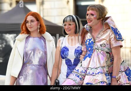 Florence Perry, Philippa Perry et Grayson Perry participant à la Royal Academy of Arts Summer Exhibition Party, qui s'est tenue à Burlington House à Londres. Le crédit photo devrait se lire comme suit : Doug Peters/EMPICS Banque D'Images