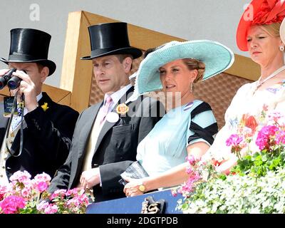 Le comte et la comtesse de Wessex pendant le deuxième jour de Royal Ascot à l'hippodrome d'Ascot Banque D'Images