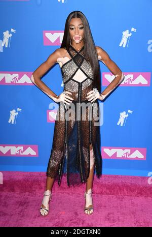 Winnie Harlow arrive aux MTV Video Music Awards 2018, radio City, New York. Le crédit photo devrait se lire comme suit : Doug Peters/EMPICS Banque D'Images