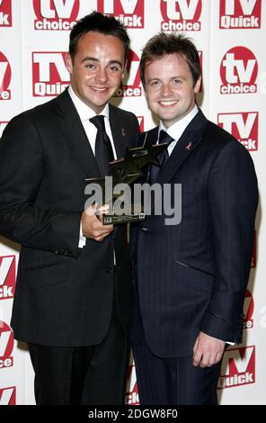 ANT et Dec dans la salle de presse du prix TV Quick and TV Choice Award 2006, Dorchester Hotel, Londres. Banque D'Images