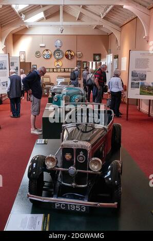 Exposition de répliques de voitures miniatures présentées aux enfants royaux au Musée des transports de Sandringham House. Banque D'Images