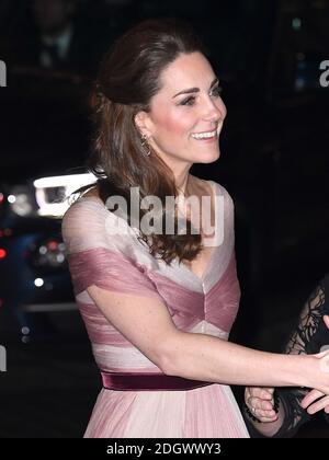 La duchesse de Cambridge arrive au dîner de gala des femmes en finance 100, au Victoria and Albert Museum, Londres. Banque D'Images