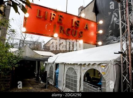 Berlin, Allemagne. 09e décembre 2020. Des écouvillons pour le test rapide des antigènes sont prélevés dans la zone d'entrée de la discothèque « KitKat-Club ». Dans les locaux du club de Berlin, des tests rapides de corona sont offerts sous supervision médicale. Credit: Britta Pedersen/dpa-Zentralbild/dpa/Alay Live News Banque D'Images