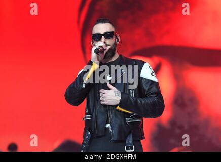 Adam Levine de Maroon 5 se produit sur scène pendant le Summertime ball de Capital. Les plus grandes stars du monde se sont performances en direct pour 80,000 auditeurs de Capital au stade Wembley lors de la plus grande fête estivale du Royaume-Uni. Crédit photo devrait lire: Doug Peters/EMPICS Banque D'Images