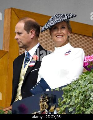 Le comte de Wessex (à gauche) et la comtesse de Wessex pendant le deuxième jour de Royal Ascot à l'hippodrome d'Ascot. Crédit photo devrait se lire: Doug Peters/EMPICS Banque D'Images