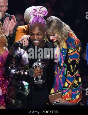 Taylor Swift et Todrick Hall remportent Video for Good aux MTV Video Music Awards 2019, qui se tiennent au Prudential Center de Newark, NJ. Crédit photo à lire : Doug Peters/EMPICS Banque D'Images