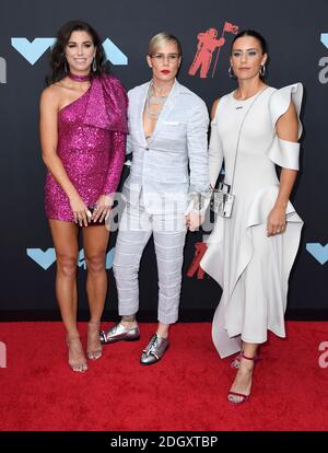 Alex Morgan, Ashlyn Harris et Ali Krieger arrivent aux MTV Video Music Awards 2019, qui se tiennent au Prudential Center de Newark, NJ. Crédit photo devrait se lire : Doug Peters/EMPICS Banque D'Images