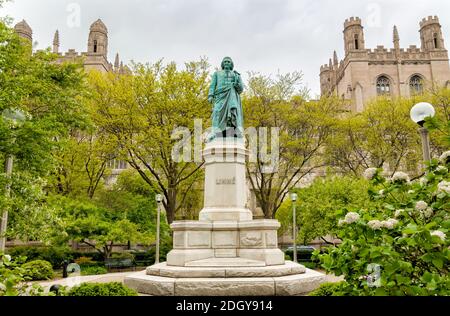 Monument à Carl Linnaeus dans le Hyde Park de l'université de Chicago. Banque D'Images