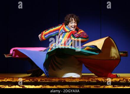 Lee Mead (vainqueur du spectacle de talents de la BBC, « n'importe quel rêve va faire ») est Joseph dans la nouvelle production de Joseph et de l'incroyable Dreamcoat Technicolor au Adelphi Theatre dans le centre de Londres. Banque D'Images