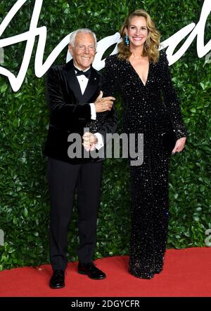 Giorgio Armani et Julia Roberts assistant à la Fashion Awards 2019 au Royal Albert Hall, Kensington Gore, Londres. Banque D'Images