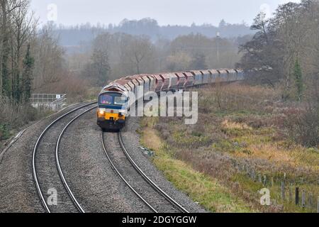 GV du village de Kintbury, près de Hungerford, Berkshire - ligne de train, mercredi 2 décembre 2020.