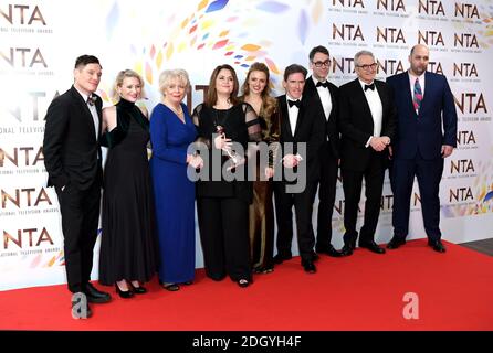 (De gauche à droite) Mathew Horne, Joanna page, Alison Steadman, Ruth Jones, Laura Aikman, Rob Brydon, Robert Wilfort, Larry Lamb et invité du prix impact dans la salle de presse des National Television Awards 2020 qui se tiennent à l'O2 Arena, Londres. Le crédit photo devrait se lire comme suit : Doug Peters/EMPICS Banque D'Images