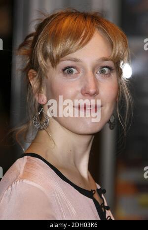 Hattie Morahan arrive pour la première mondiale de la Bank Job, à l'Odeon West End de Leicester Square, dans le centre de Londres. Banque D'Images